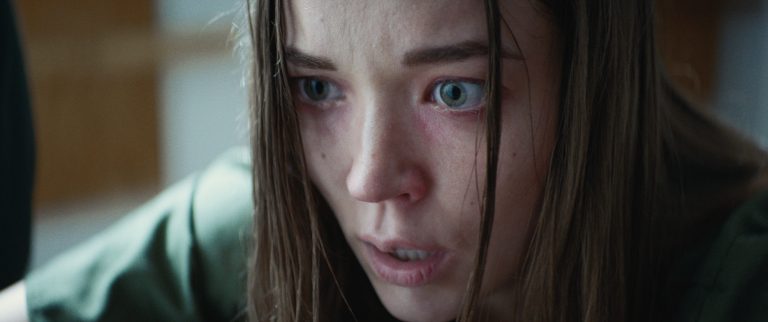 1BR [2020] Review – An ingenious horror-thriller that crafts a satisfying rehash of genre tropes