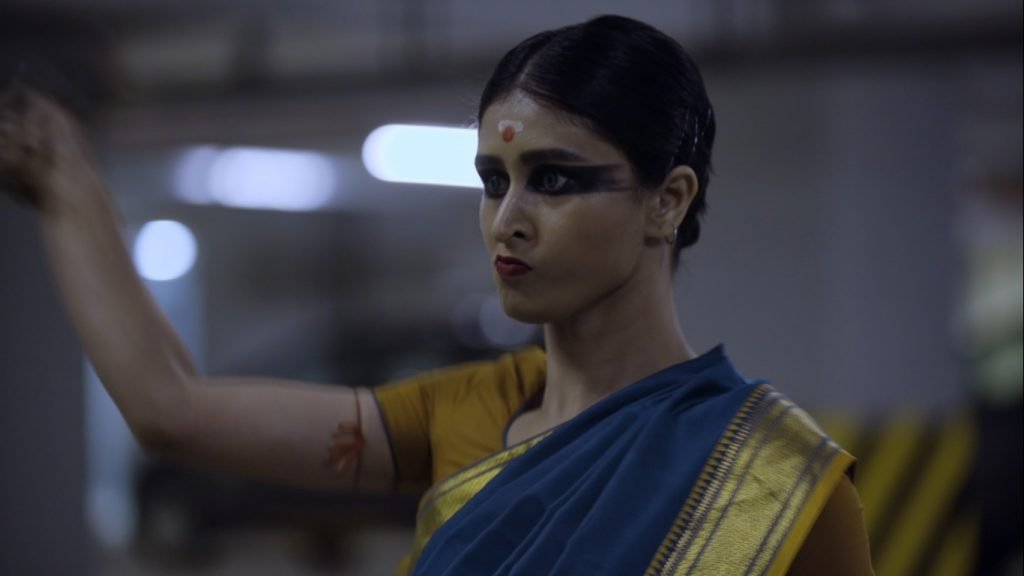 Devi Aur Hero (2019)