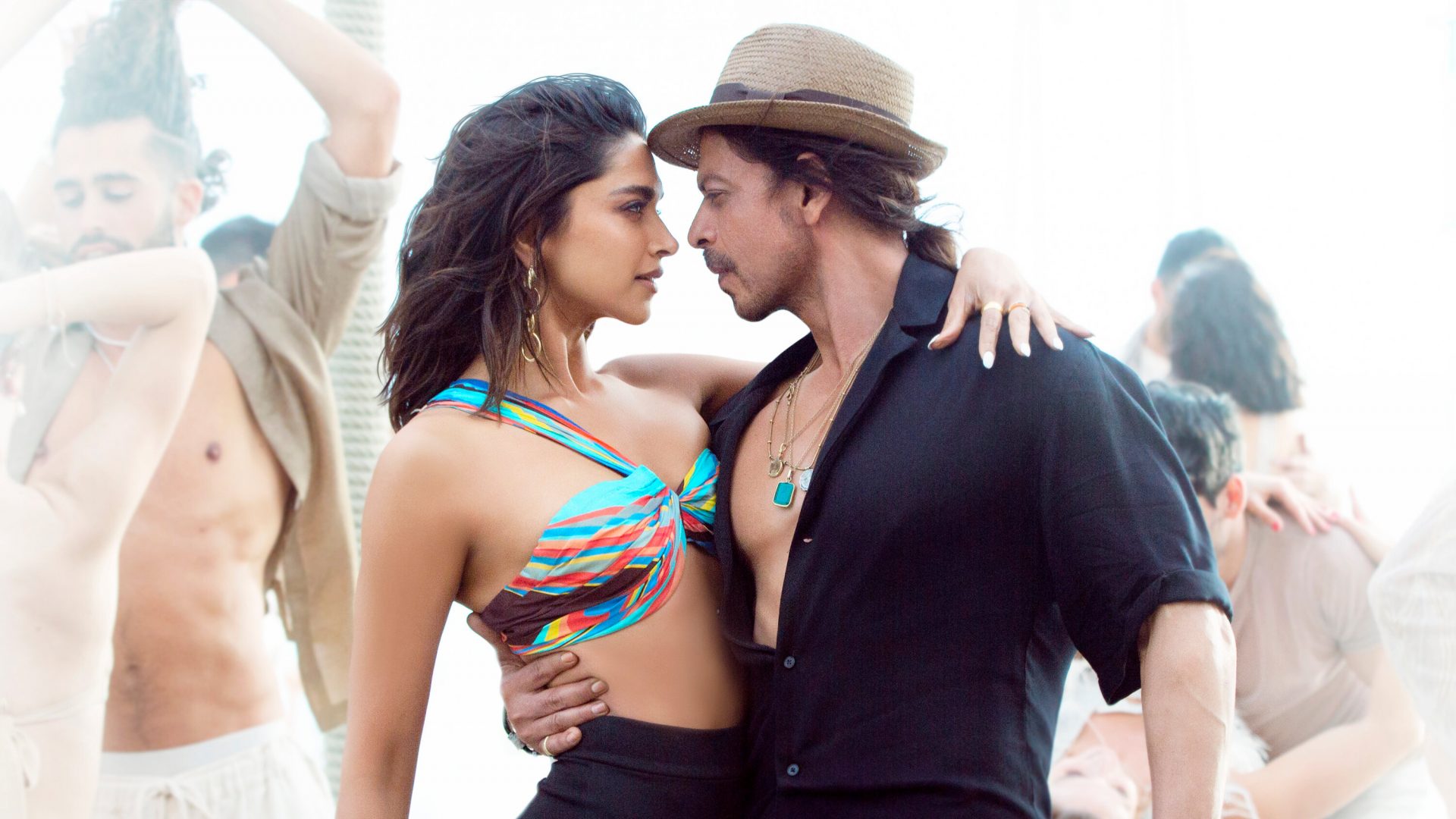 Deepika & Shah rukh Khan in Pathaan