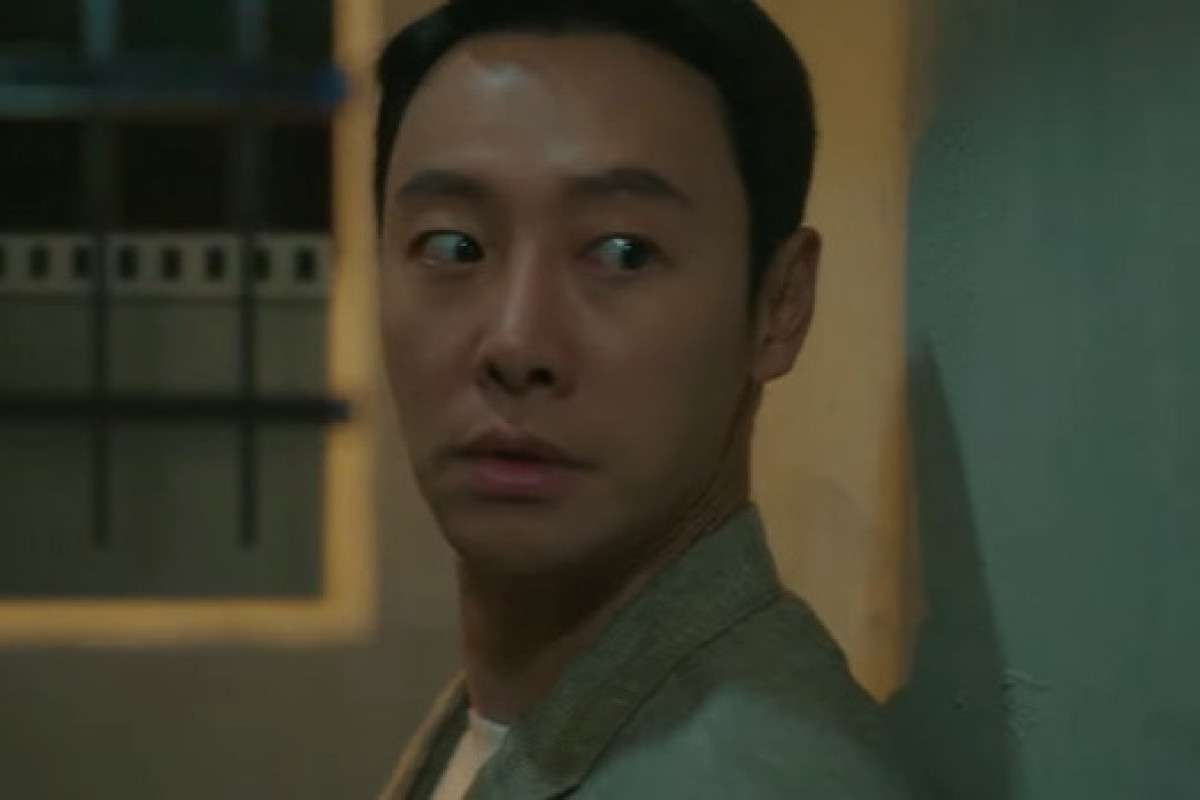 A Still from My Perfect Stranger Season 1 Episode 14. 