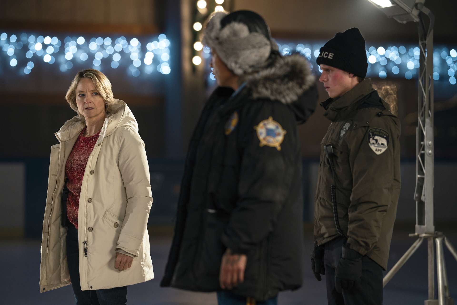 Jodie Foster, Kali Reis, Finn Bennet in TRUE DETECTIVE: NIGHT COUNTRY in Season 4 - Episode 2