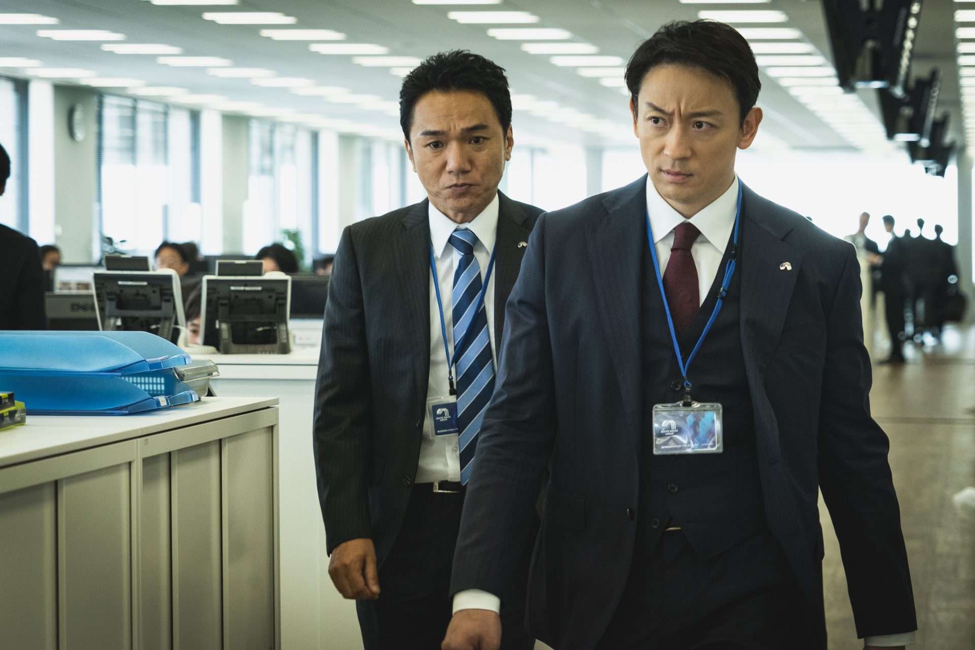 A still from Tokyo Swindlers (Season 1), Episode 4. 