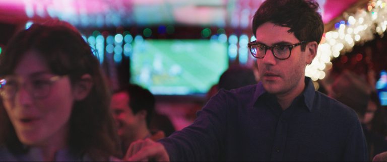 Newly Single [2018] Review – A Run-of-the-Mill Take on What Happens after the ‘Break-Up’
