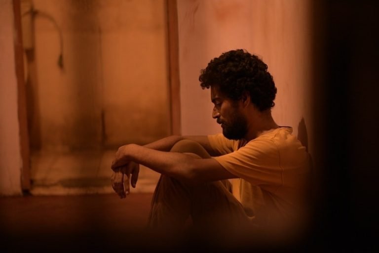 Death Of Insane (Unmadiyude Maranam) [2019]: ‘HFF’ Review – An abstract satire on Moral Policing and Censored Art