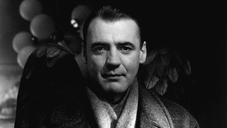 Wings of Desire [1987] Review: World in the Eyes of Angels