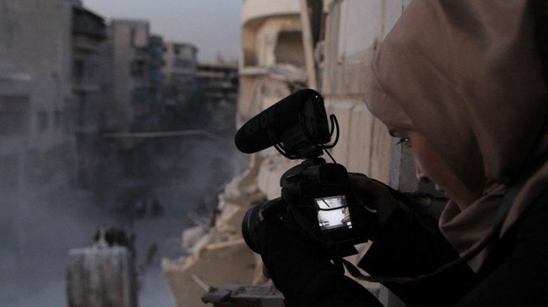 For Sama [2019] – A Perturbing and Poignant Account of a Cataclysmic Conflict
