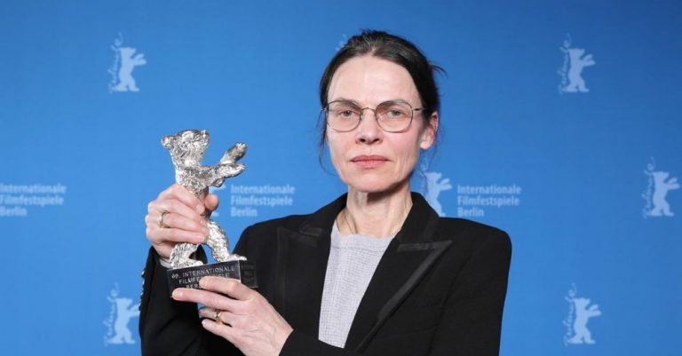Silver Bear winner Angela Schanelec on “I Was at Home, But” (2019), Interview