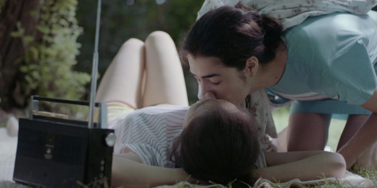 Comets (2019): ‘TIFF’ Review – Of Memories & torrid Affair