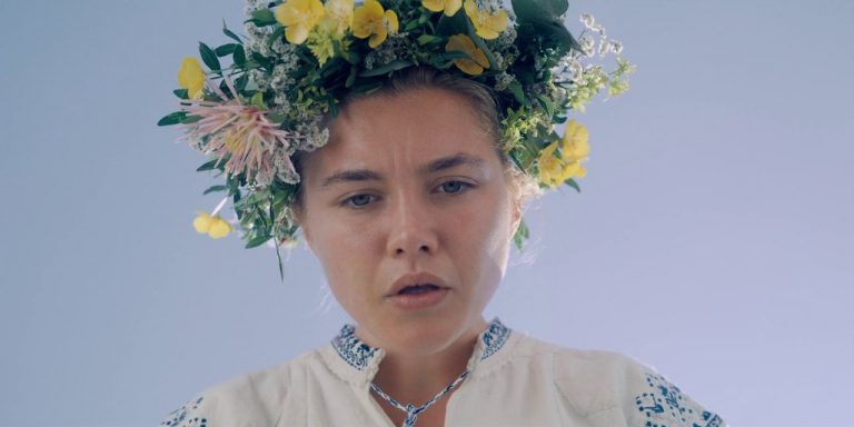 Midsommar [2019]: ‘MAMI’ Review – A blissfully warm nightmare