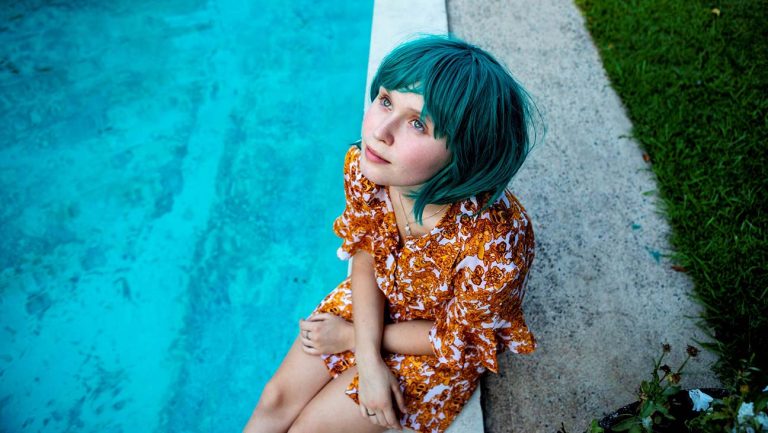 Babyteeth [2019]: ‘MAMI’ Review – A Hysterical Dodge to Conventional Cancer-Tropes
