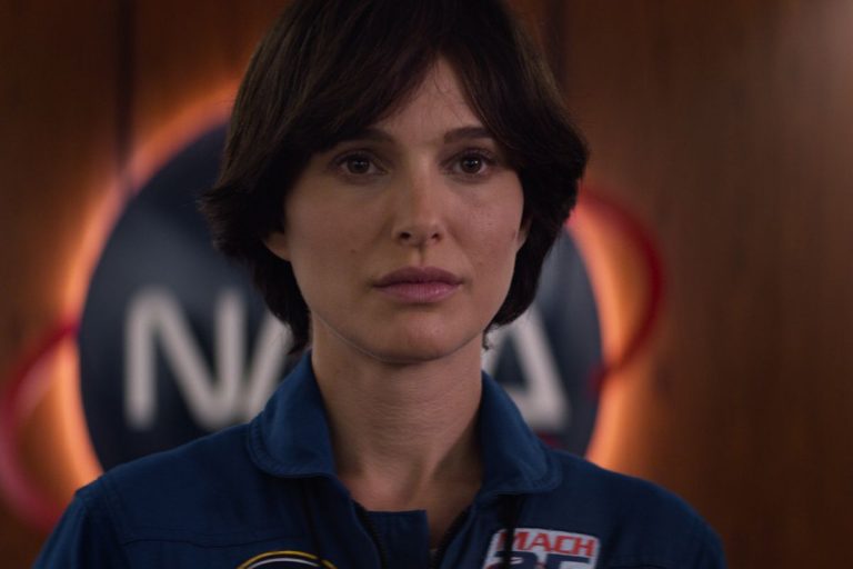 Lucy in the Sky [2019]: ‘TIFF’ Review – Never Takes Off