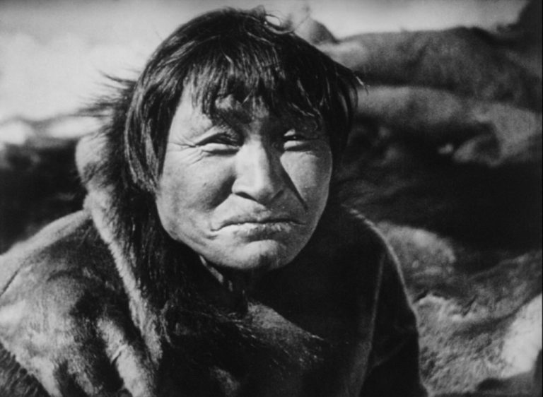 Nanook of the North [1922] Review – A Quasi-Documentary Classic on the Ever-Smiling Eskimo
