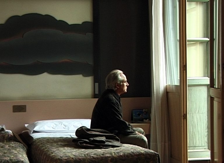 Saudade [2012] Review – Visual Symphony of Static and Dynamic