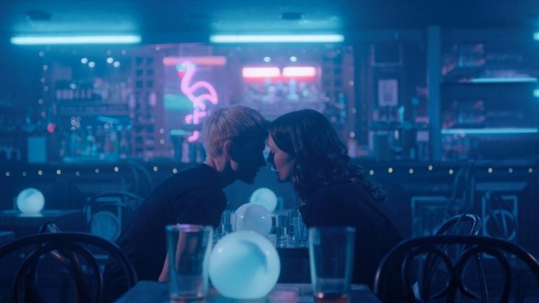 Feel Good (Season 1) Netflix Review – A Fairly Complex and Extremely Bingeable Queer Love Story