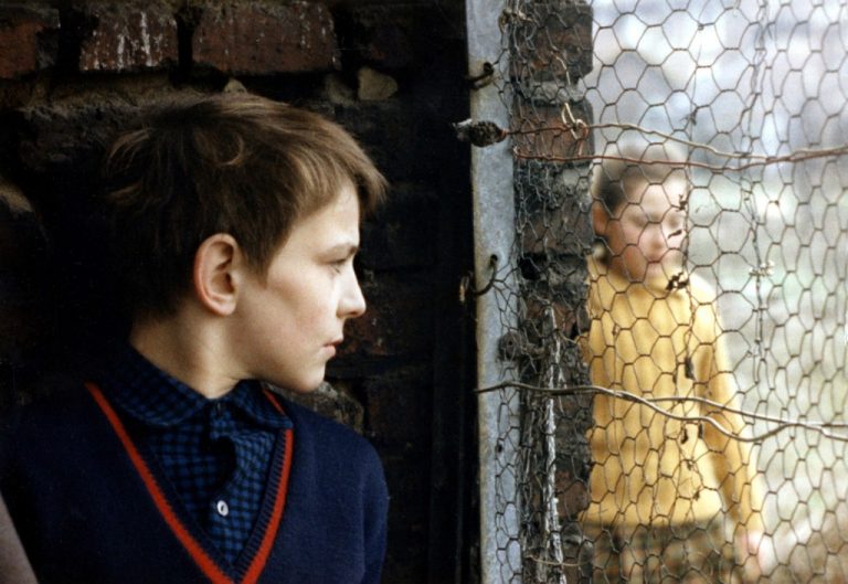 Naked Childhood [1968] Review – A Candid and Potently Naturalistic Depiction of Damaged Childhood