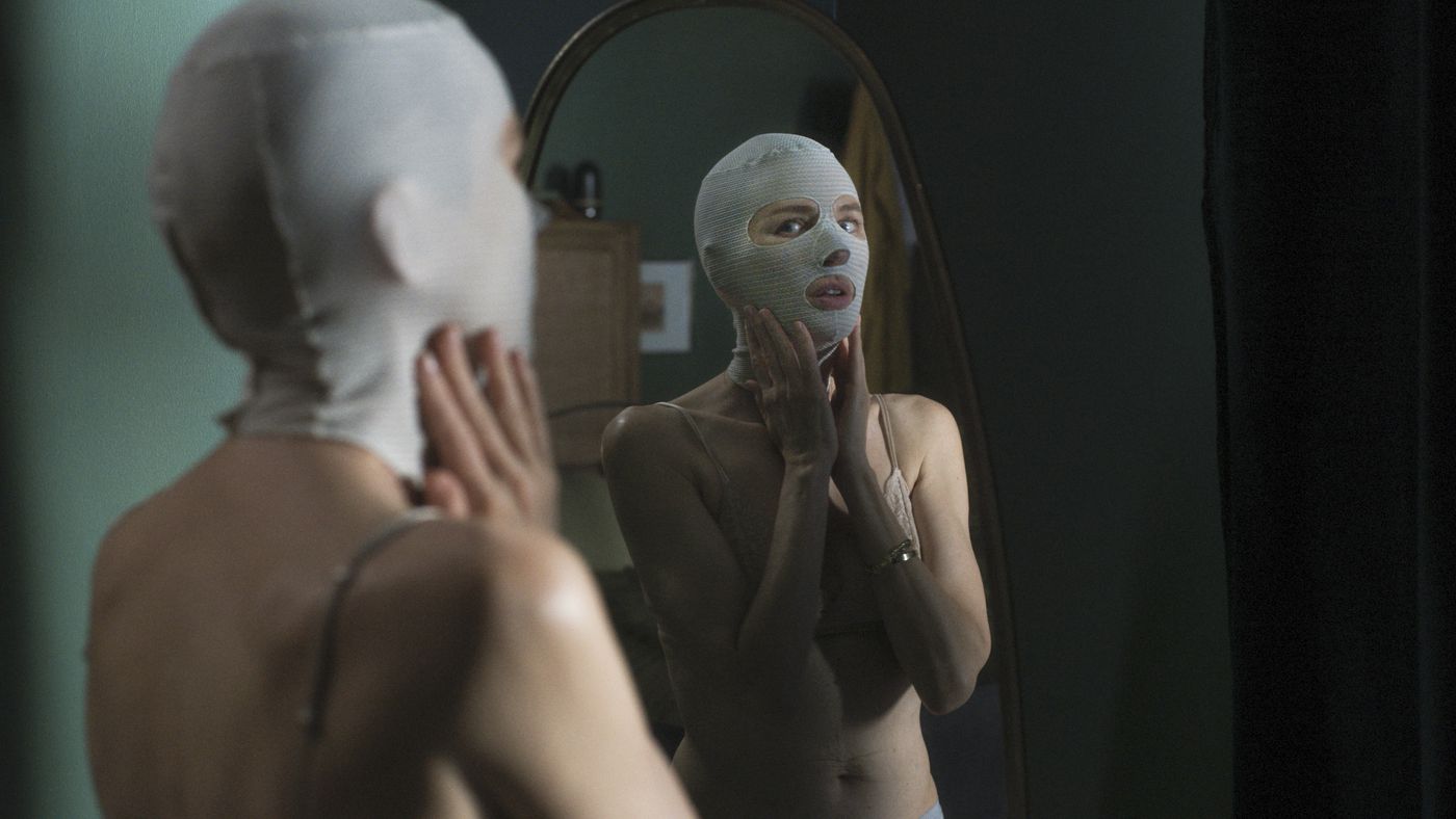 Susanne Wuest bandage-wrapped in Goodnight Mommy (2015)