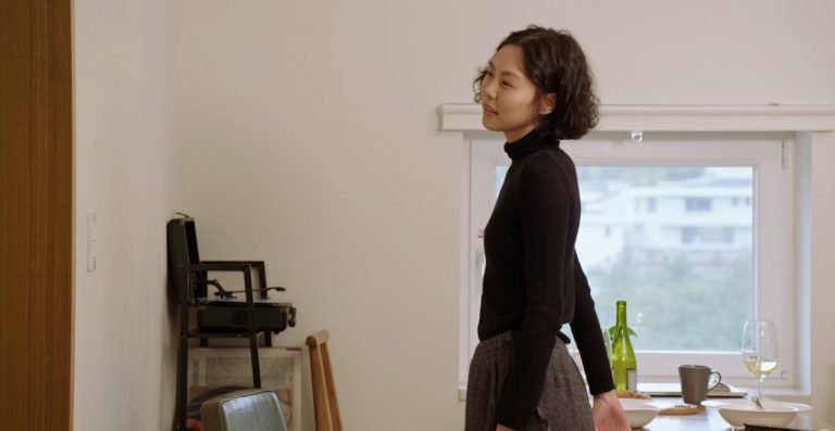 The Woman Who Ran [2020] Review – Hong Sang-soo’s Typically Subtle and Playfully Knotty Drama