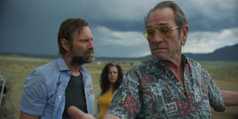 Wander [2020] Review – The paranoia of Conspiracy Theories