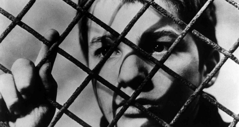 How “The 400 Blows” Deviates From Classical Conventions of Narration?