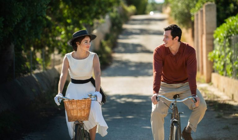 The Last Letter from Your Lover [2021]: ‘Netflix’ Review – Beautifully Shot, Yet Leaves Little to Desire