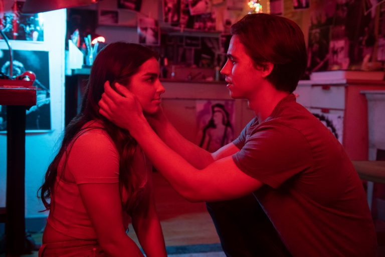 He’s All That (2021) Netflix Review: An Underwhelming and Under Baked Teen Rom-Com