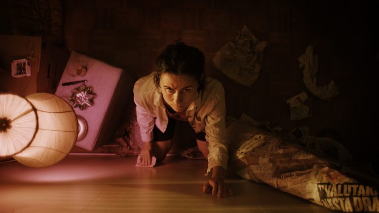 Knocking [2021] Review: A Somber Psychological Thriller