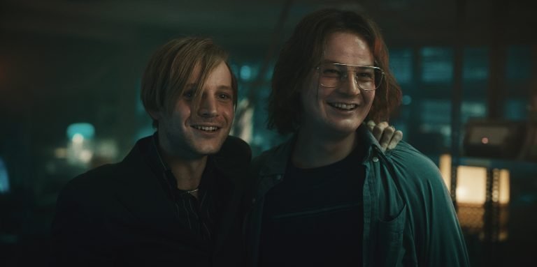 The Billion Dollar Code [2021] Netflix Review – A Story About Two Friends That Calls Out Google’s Hypocrisy