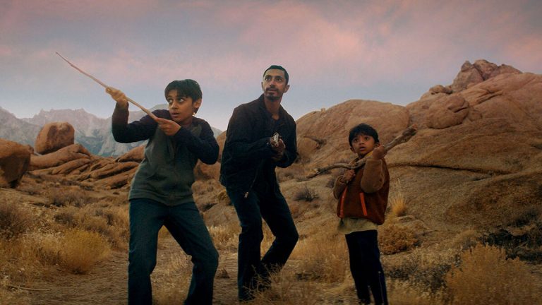 Encounter [2021] Review: Riz Ahmed takes the Spotlight in this Sci-fi thriller