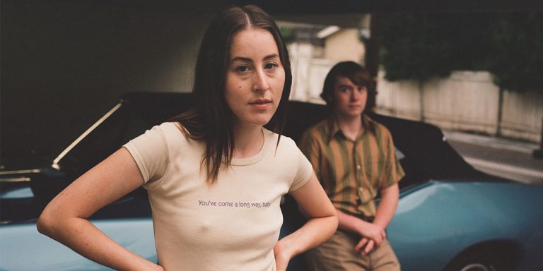 Licorice Pizza [2021] Review:  Alana Haim & Cooper Hoffman shine bright in Paul Thomas Anderson’s love letter to coming of age cinema