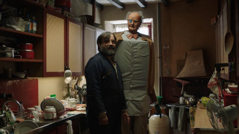 Brian and Charles [2022]: ‘Sundance’ Review – A feel-good, uber-cute robot comedy about companionship