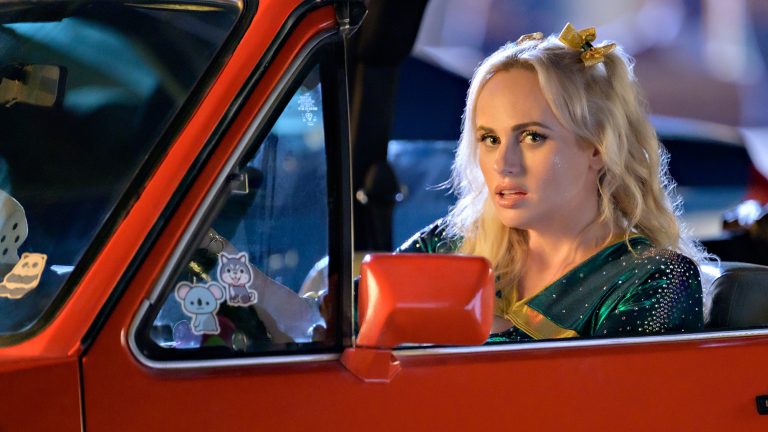 Senior Year (2022) Netflix Review: Sloppy, Non-Comic Teen Drama that Tries too Hard to Deliver
