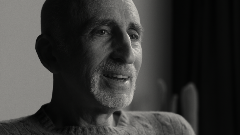 Stutz (2022) Netflix Documentary Review – A candid & deeply intimate look into a life-long healer’s life