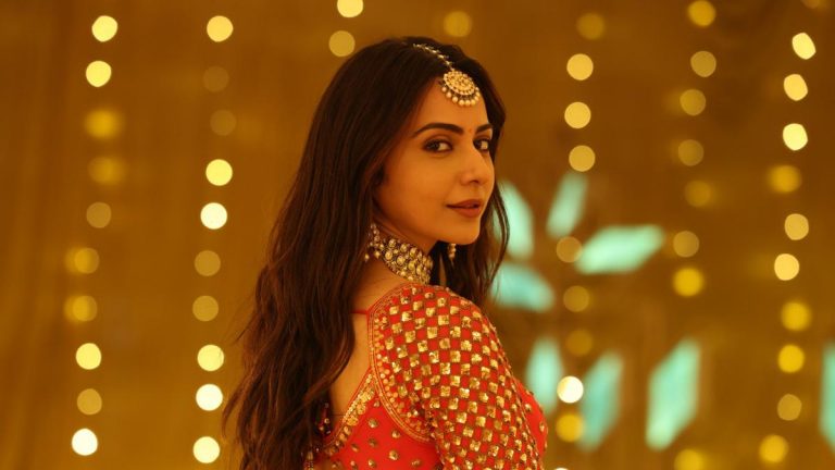 Chhatriwali (2023) Review: The ZEE5 Comedy Tries It’s Best To Educate About Contraceptives Within The Logic of A Hindi Film
