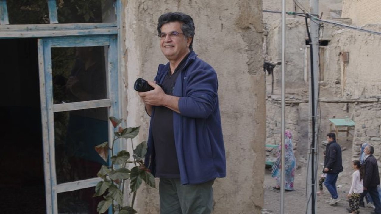 Best Movies of 2022 According to Rotten Tomatoes - Jafar Panahi in No Bears 2022