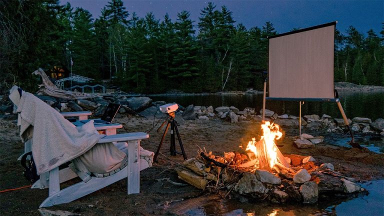 5 Ingredients of a Perfect Movie Night Setup