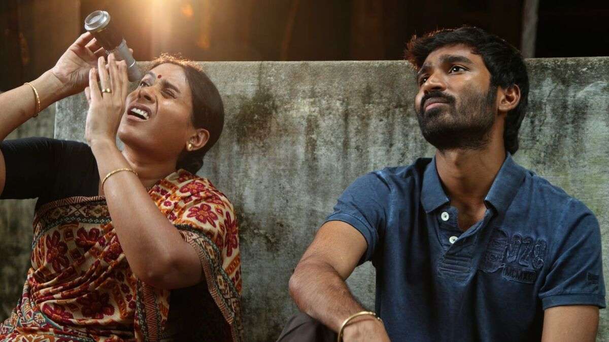 Velaiyilla Pattathari (2014)