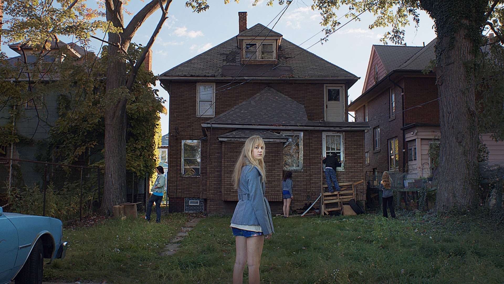 A still from It Follows (2014).