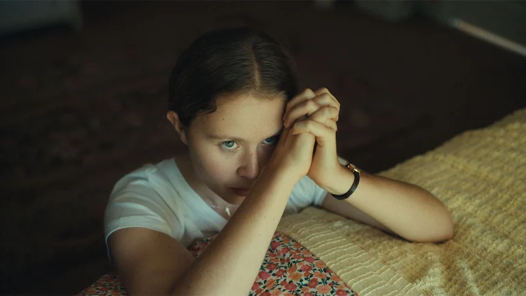 The Starling Girl (2023): Movie Ending, Explained & Themes Analyzed – Why Did Jemma Go to Arleen’s?