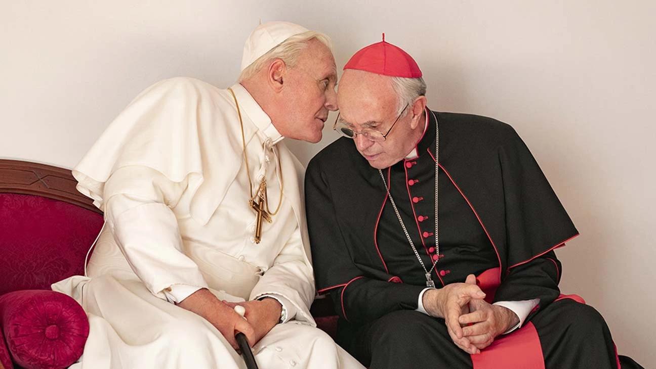 Anthony Hopkins & Jonathan Pryce in The Two Popes (2019)