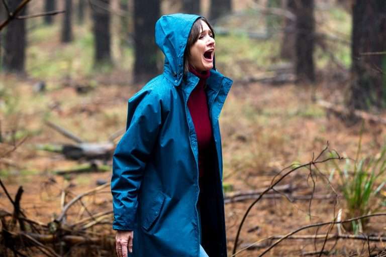 Relic (2020) Movie Ending, Explained – What is the implication of the black mark found on Edna’s chest?