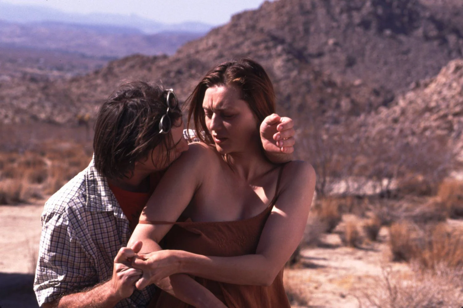 A still from Twentynine Palms (2003). 