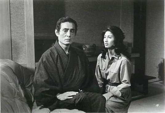 Tatsuya Nakadai_Family Without a Dinner Table (1985)