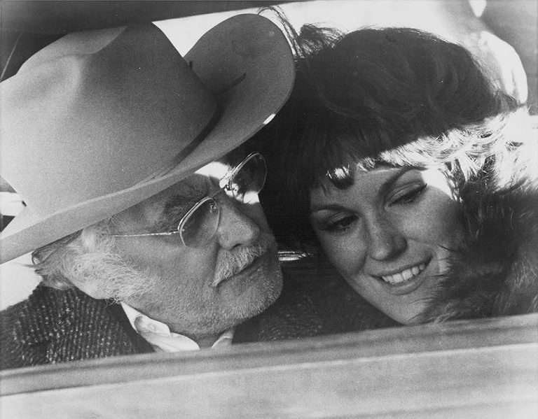 Harry and Tonto (1974) Movie Review: An Evocative Tale of an Old Man and his Feline Exploring Life’s Depth in a Changing World