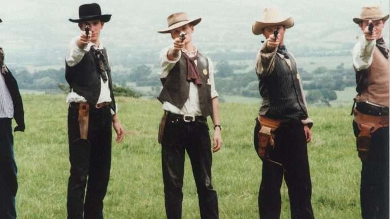 A Fistful of Fingers (1995) Movie Review: A Hilarious and Sincere Low Budget Spoof of Spaghetti Westerns