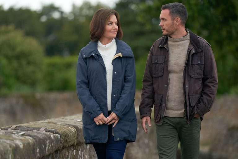 A Scottish Love Scheme (2024) Movie Review: Formulaic and Giddily Cheery, Typical Hallmark