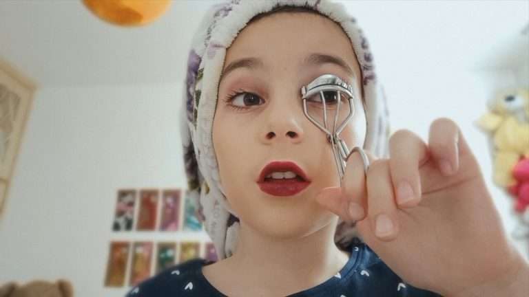 Grand Me (2024) ‘CPH:DOX’ Review – A Child Demands Agency In Heart-Rending Doc