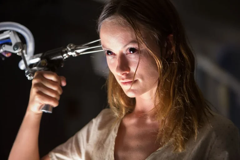 The Lazarus Effect (2015) Movie Ending Explained: What Happens To Zoe McConnell? 
