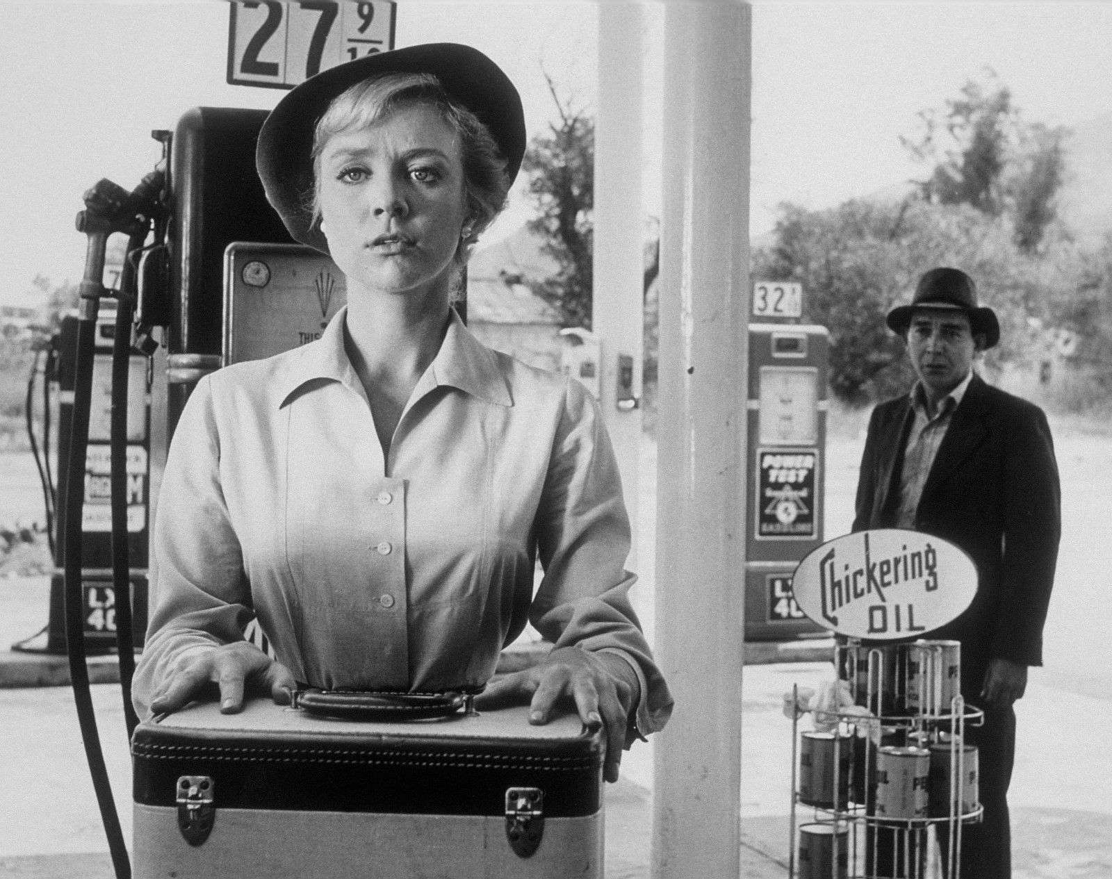 Twilight Zone The Hitch-Hiker (Season 1, Episode 16)