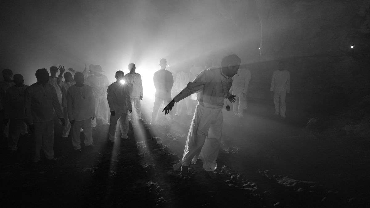 A Lullaby to the Sorrowful Mystery (2016) Lav Diaz: 10 Best Movies