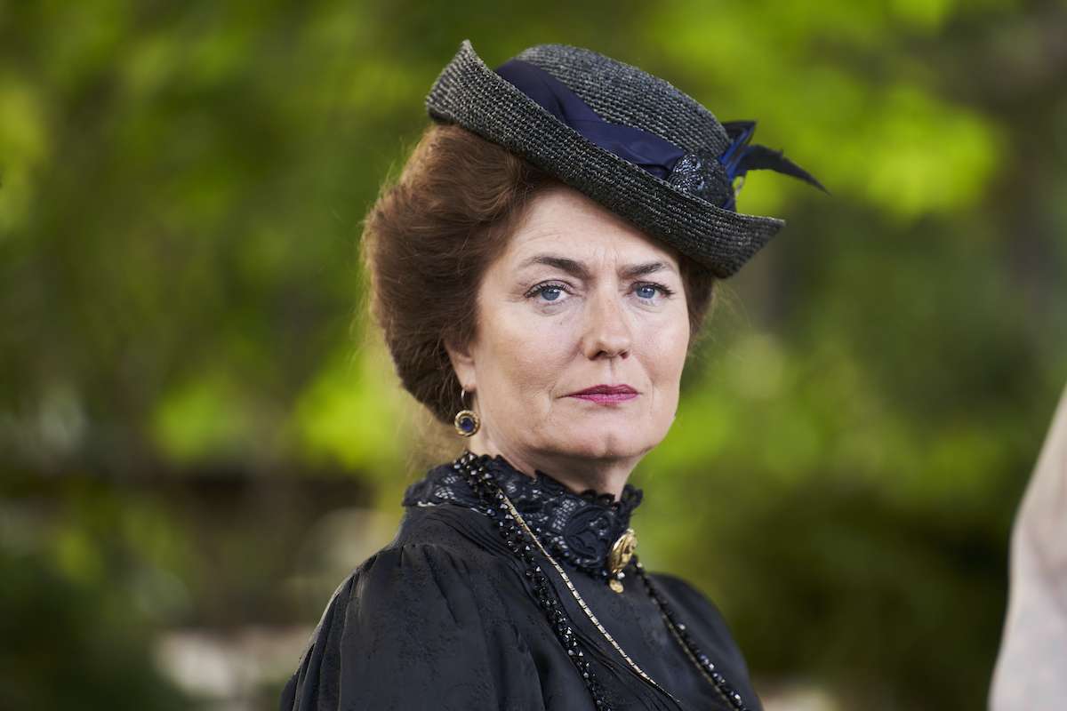 A still from My Lady Jane (Season 1) 